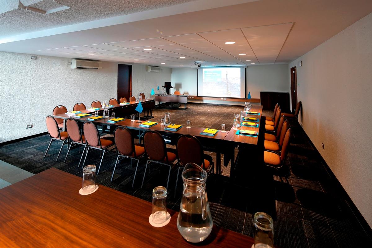 Hotel Casa Andina Select Plaza 4*